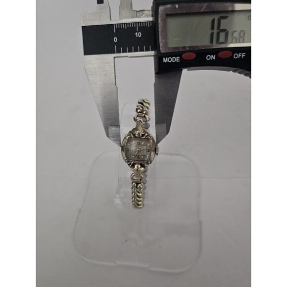 Vintage RareLadies Waltham 21 Jewel Mechanical Wind Watch 675 Caliber Runs Great - Picture 9 of 9